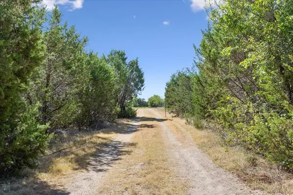 434 Cr 2410, Iredell, TX 76649