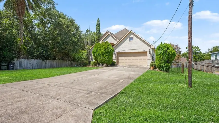 2424 Rue De Lafittest, San Leon, TX 77539 - #2