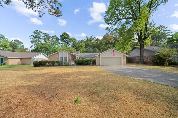 203 Trailwood Circle, Lufkin, TX 74904