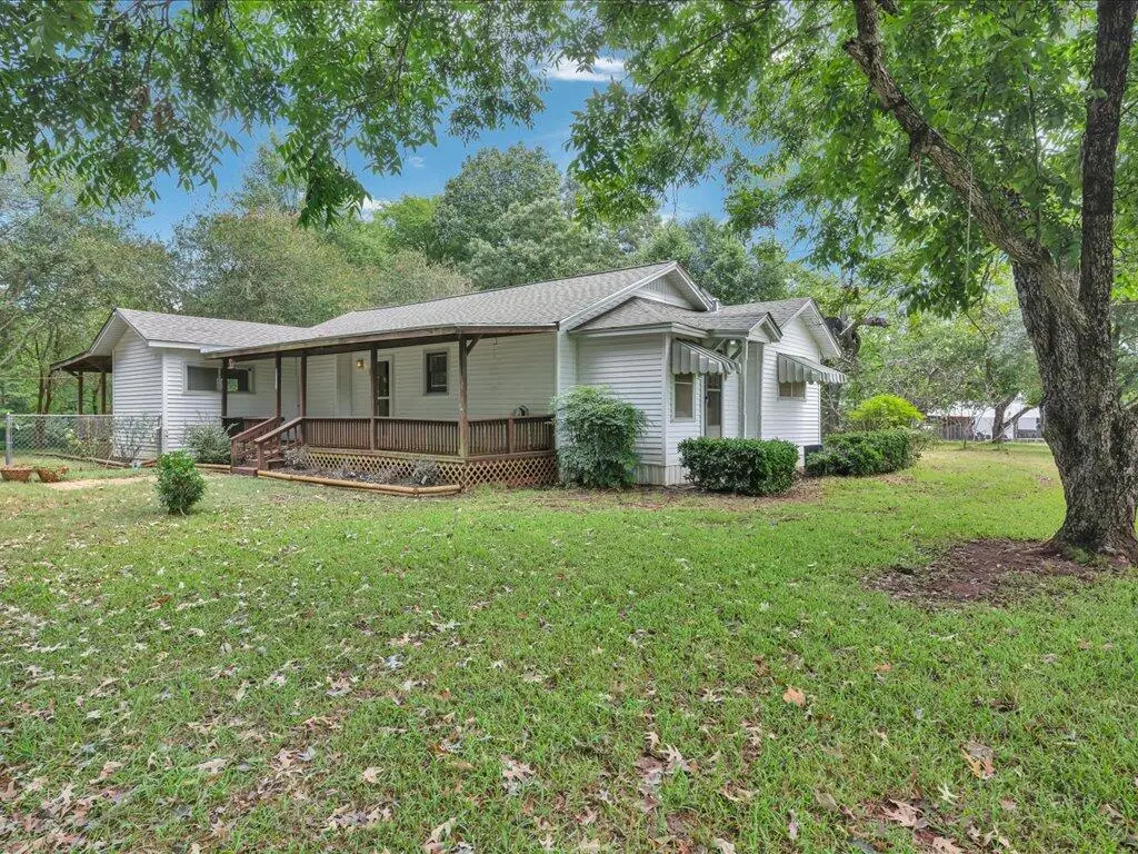 20653 St Hwy 21 E, Chireno, TX 75937 - #1
