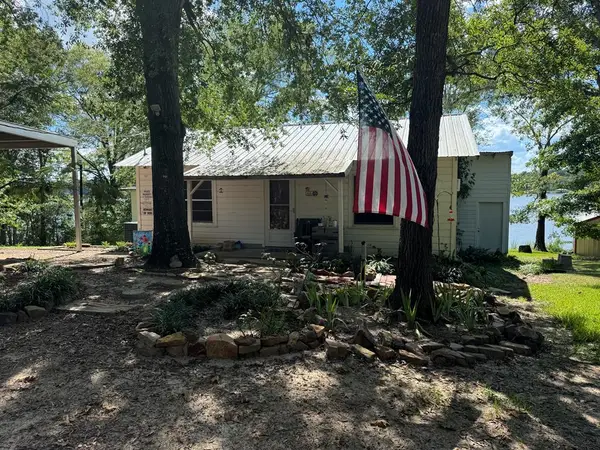 177 Lakeview Lane, TIMPSON, TX 75975