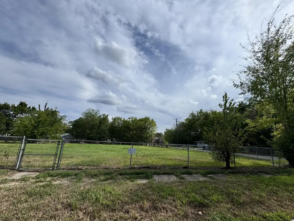 609 Persimmon Avenue, Lufkin, TX 75904 - #1