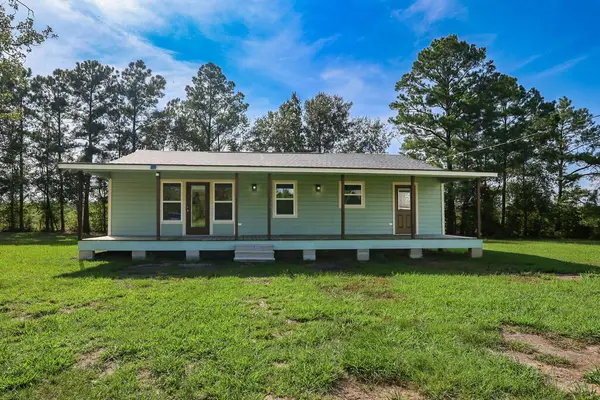 1012 Carter Road, Zavalla, TX 75980