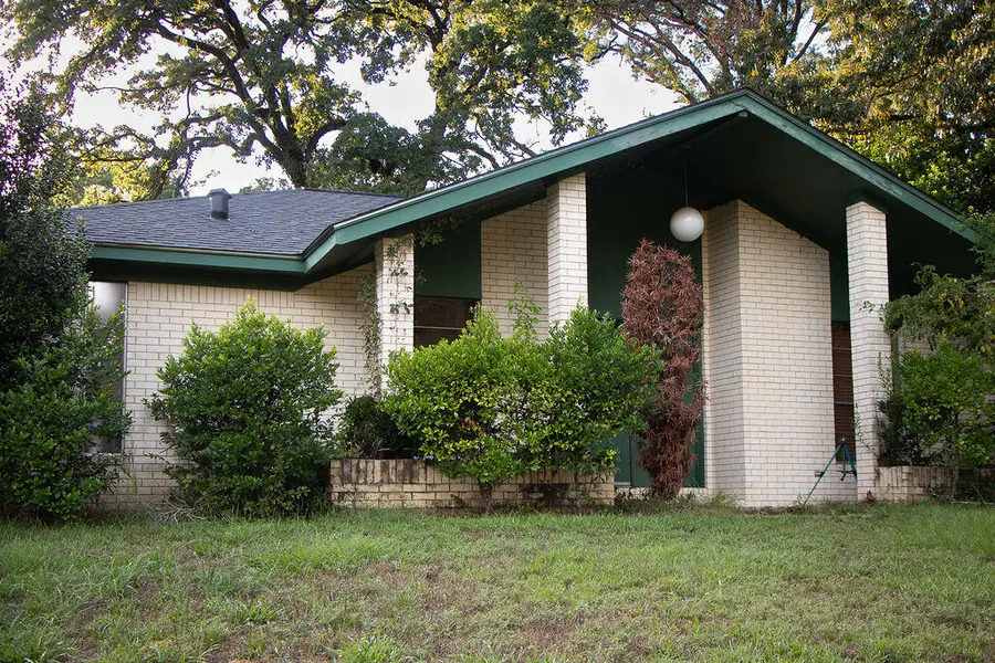 205 Crestwood Street, Nacogdoches, TX 75961 - #2