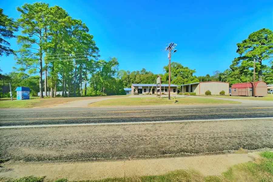 1040 Mann Street, Hemphill, TX 75948 - #3