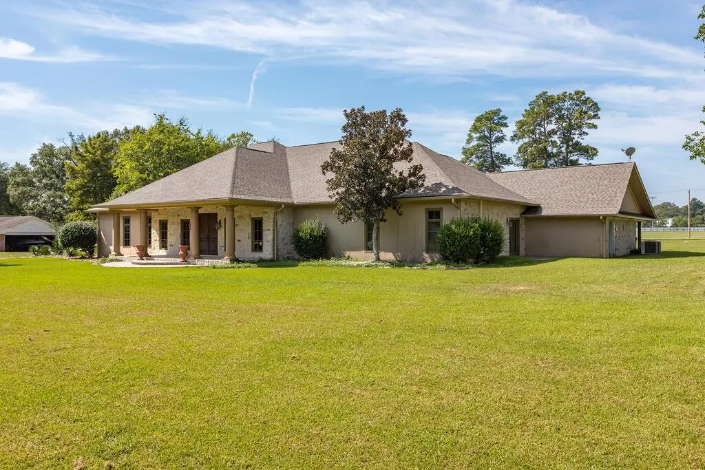 902 S Us Highway 69, Huntington, TX 75949 - #1