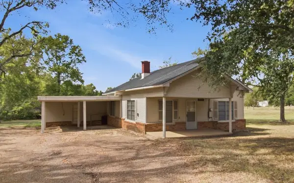 155 6th Street, Cushing, TX 75670