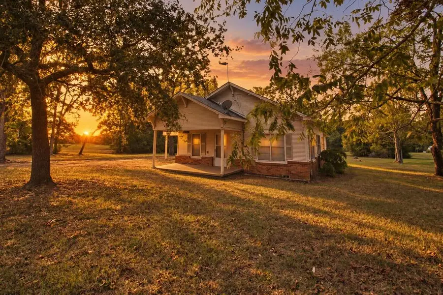 155 6th Street, Cushing, TX 75760 - #3