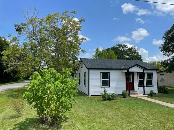 340 W Avenue L, Silsbee, TX 77656