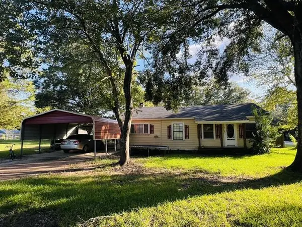 379 Mulberry Street, Pineland, TX 75968