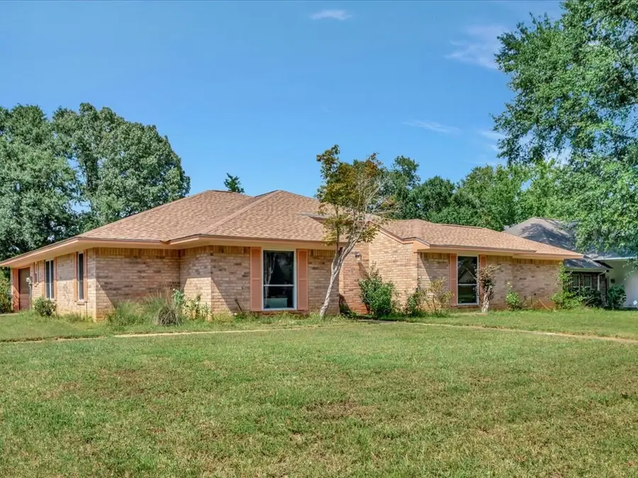 401 Oakview Drive, Nacogdoches, TX 75965 - #2