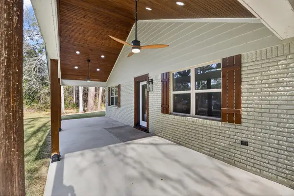 525 Charmaine Drive East, Woodville, TX 75979