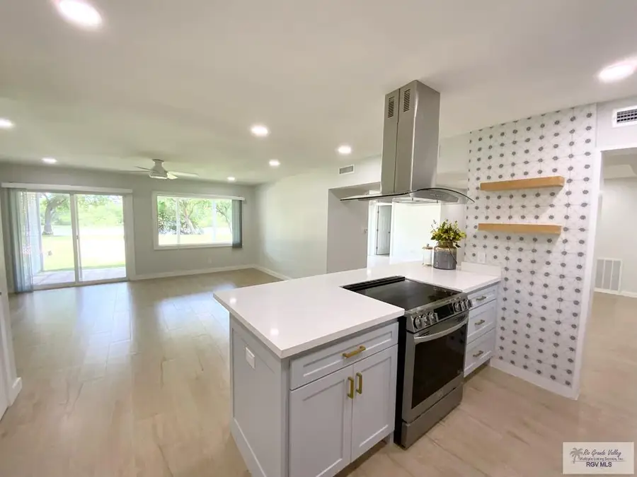 304-3 Bolivar Ave., Rancho Viejo, TX 78575 - Image #2