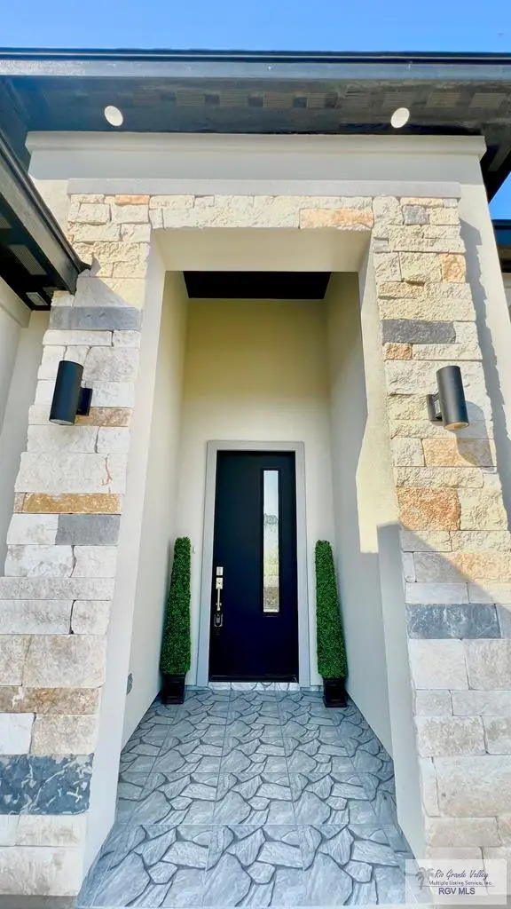 100 Brooks Circle South, La Feria, TX 78559 - Image #2