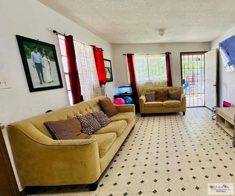 43 Stevens Dr, Brownsville, TX 78521 - Image #2