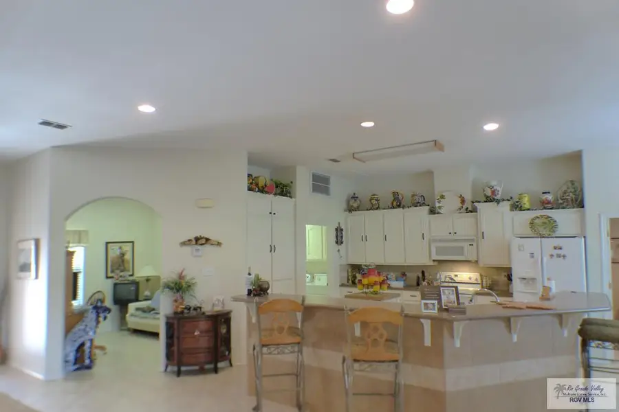 3319 Country Club Dr., Edinburg, TX 78542 - #3