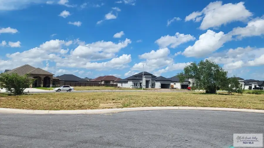 000 Queens Woods, Brownsville, TX 78526 - Image #2