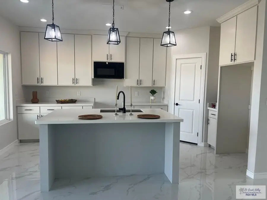 2692 Del Roble Ln. #16, Brownsville, TX 78526 - Image #2