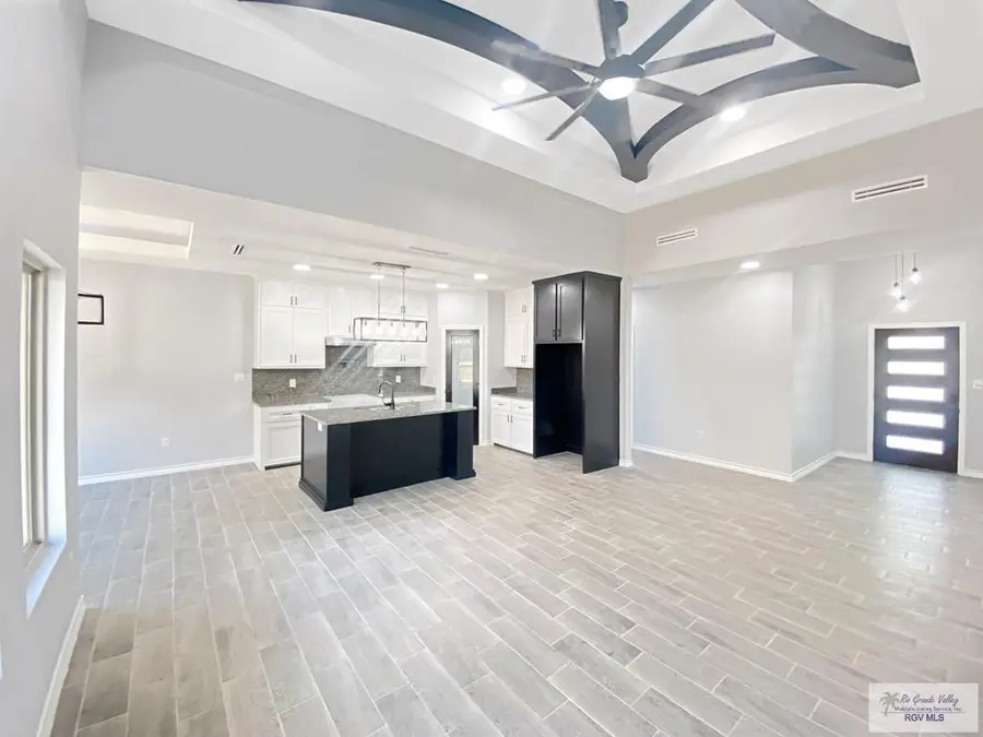 1271 Stirrup Cir, San Benito, TX 78586 - Image #2