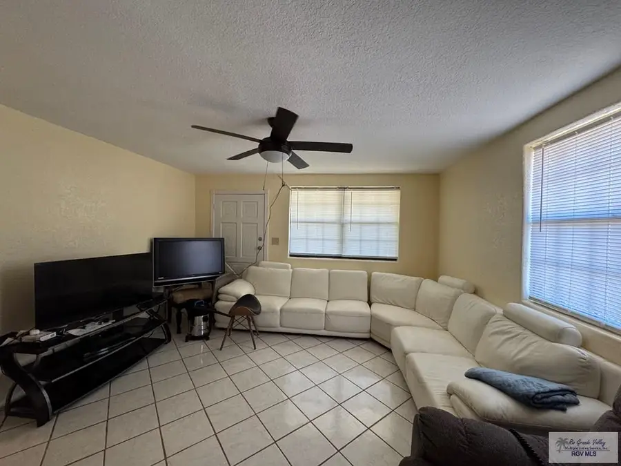 5018 Santiago Ln, Brownsville, TX 78520 - Image #3