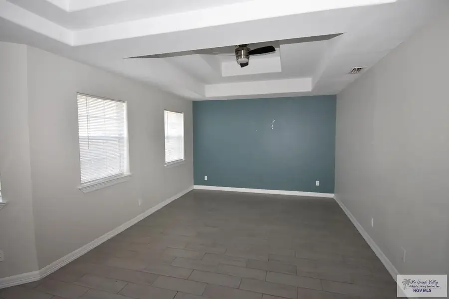 421 Richmond Dr, Pharr, TX 78577 - #3