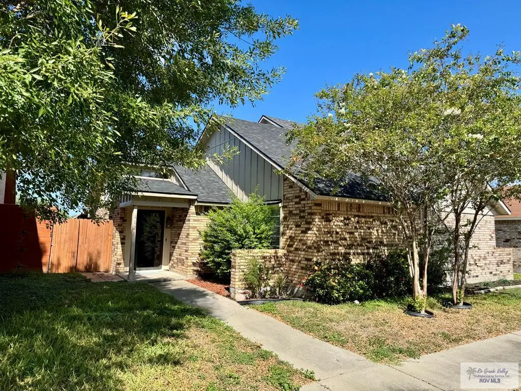 2129 Shadowbrook Cir, Harlingen, TX 78550 - Image #1