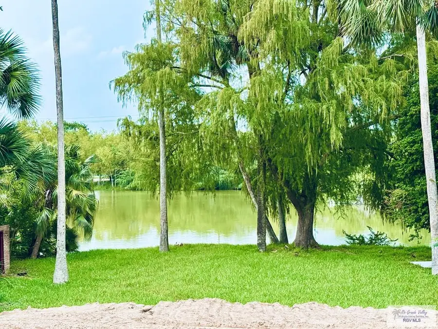 105 Calle Jacaranda, Brownsville, TX 78520 - Image #2