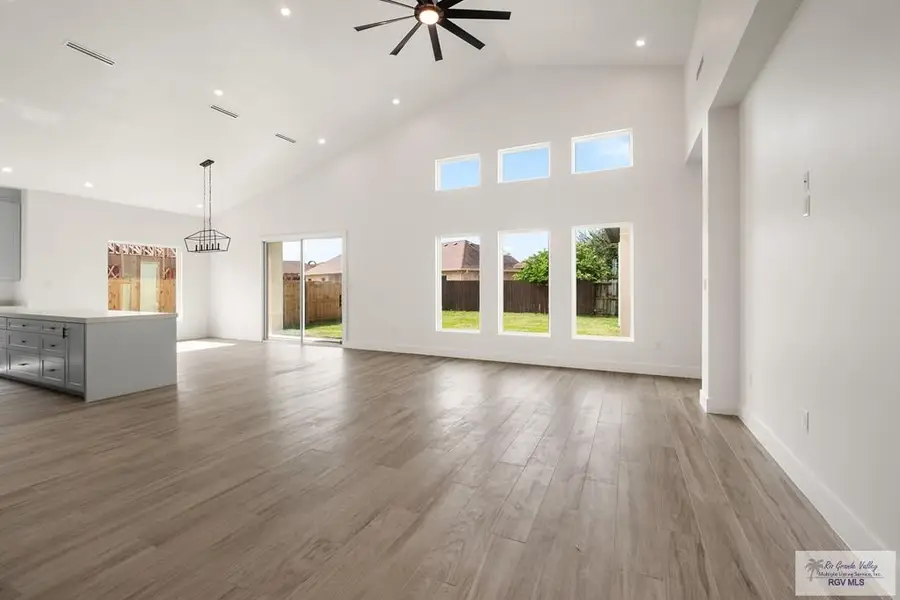 6014 Twin Cir, Brownsville, TX 78526 - Image #3