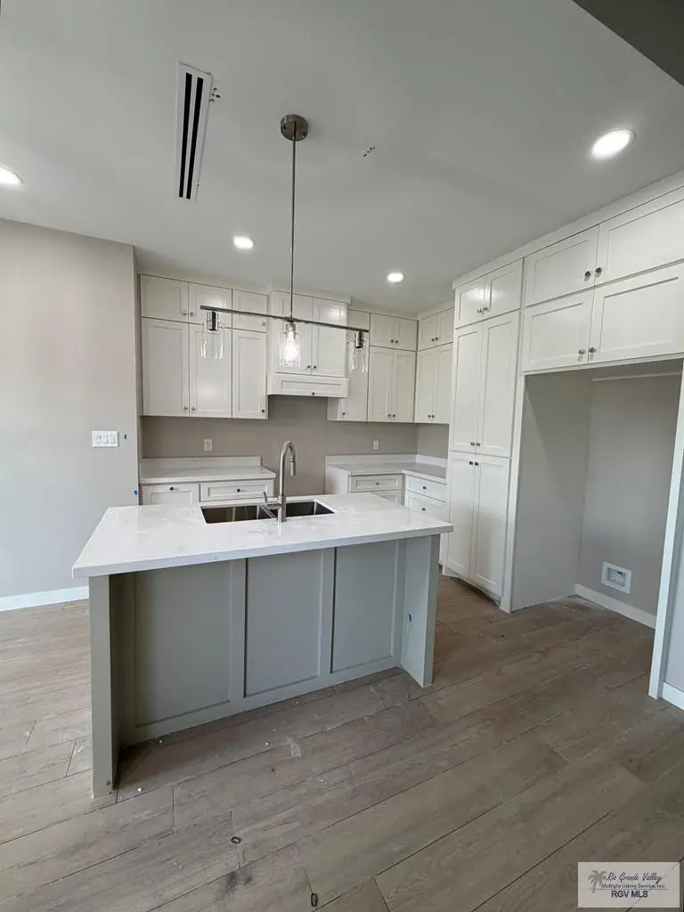 17951 Redwood St, Combes, TX 78535 - Image #3