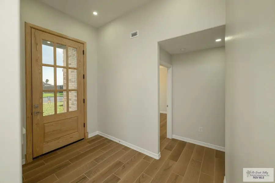 809 Diego Dr, Mercedes, TX 78570 - Image #2