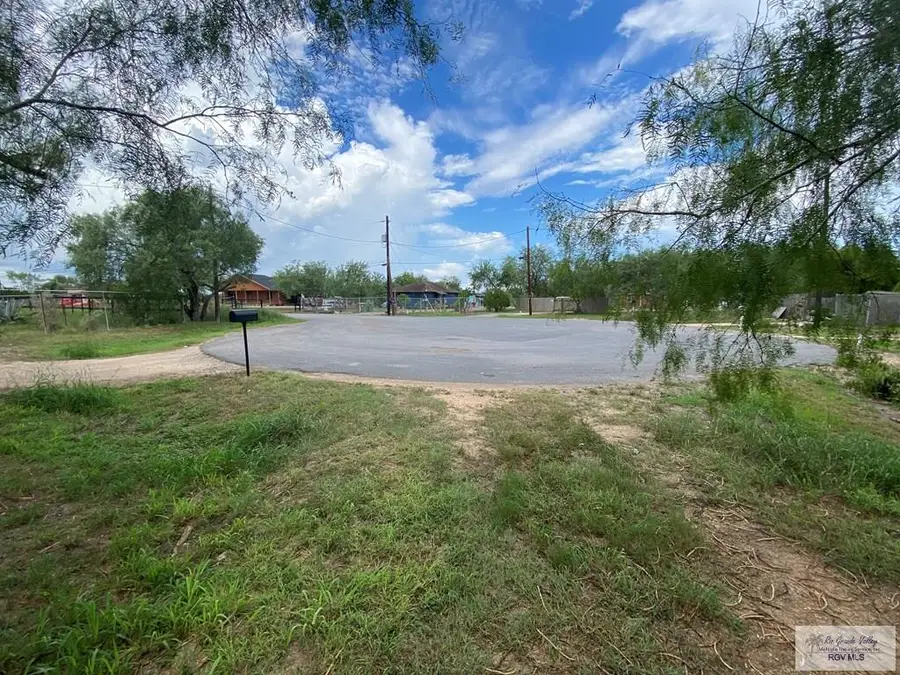 24872 Katherine Dr, San Benito, TX 78586 - Image #2