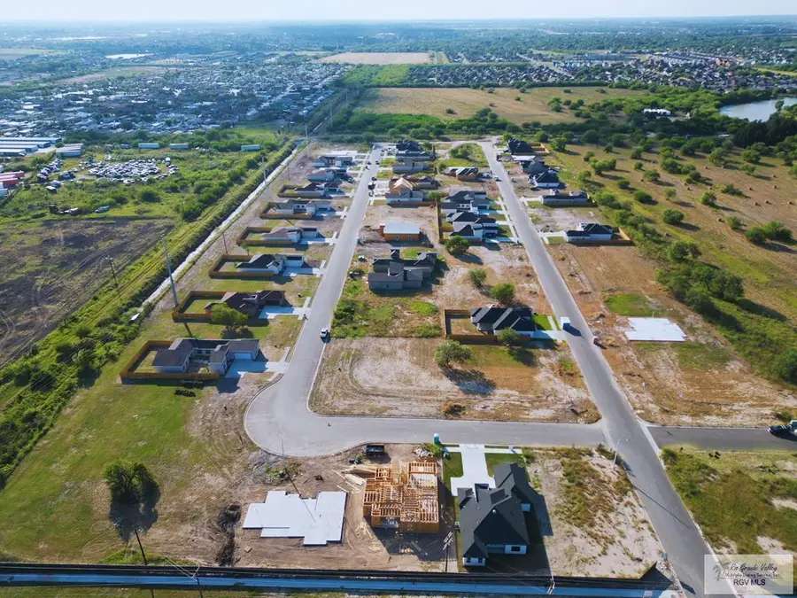 8 Paseo Cafetos St #8, Brownsville, TX 78526 - Image #2