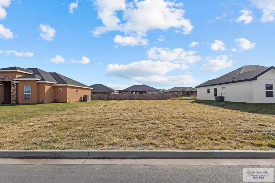 8709 Swan Lake Dr #18, Harlingen, TX 78552 - Image #2