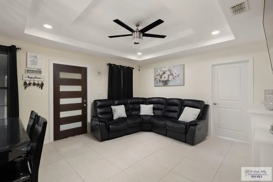 7001 Breckenridge Ln, Mission, TX 78572 - #2