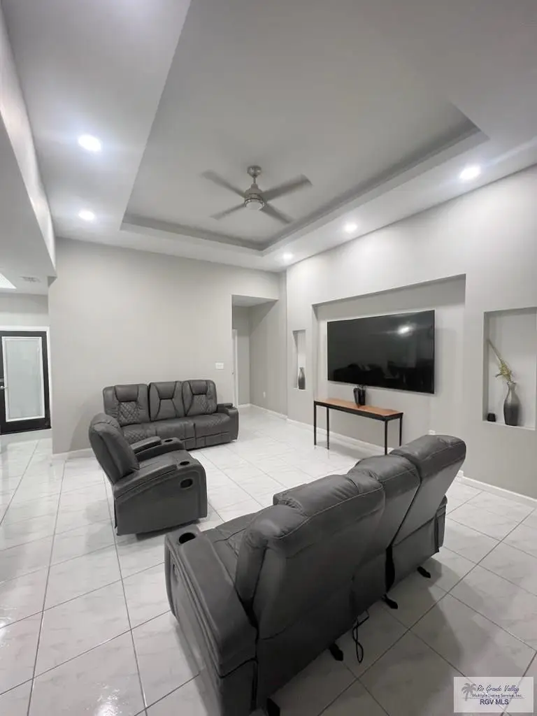 4519 River Oak Cir, Brownsville, TX 78520 - Image #2