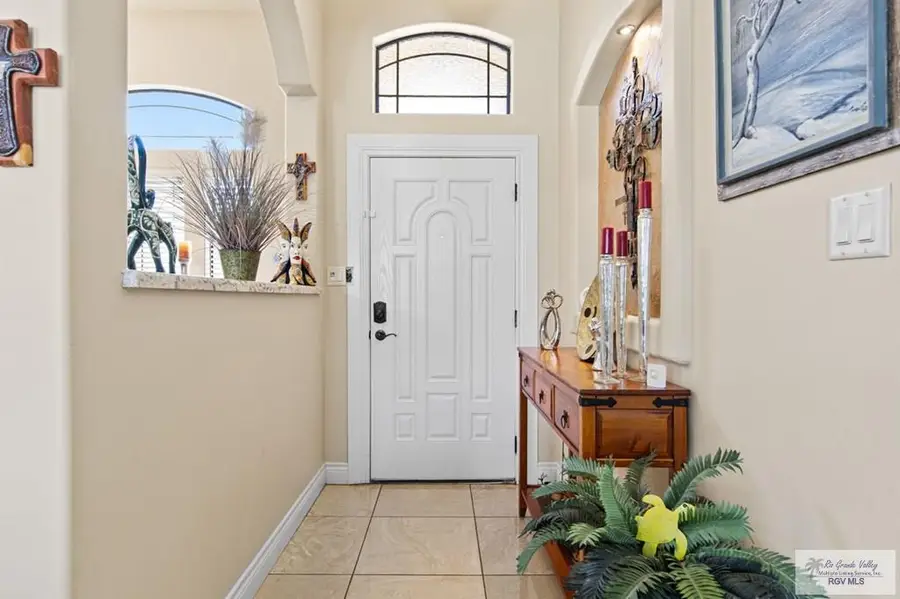 1354 Tanya Tucker Dr, Edinburg, TX 78541 - Image #2