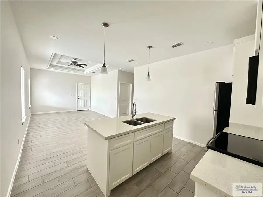 5609 Sandpiper Ave, McAllen, TX 78504 - #3