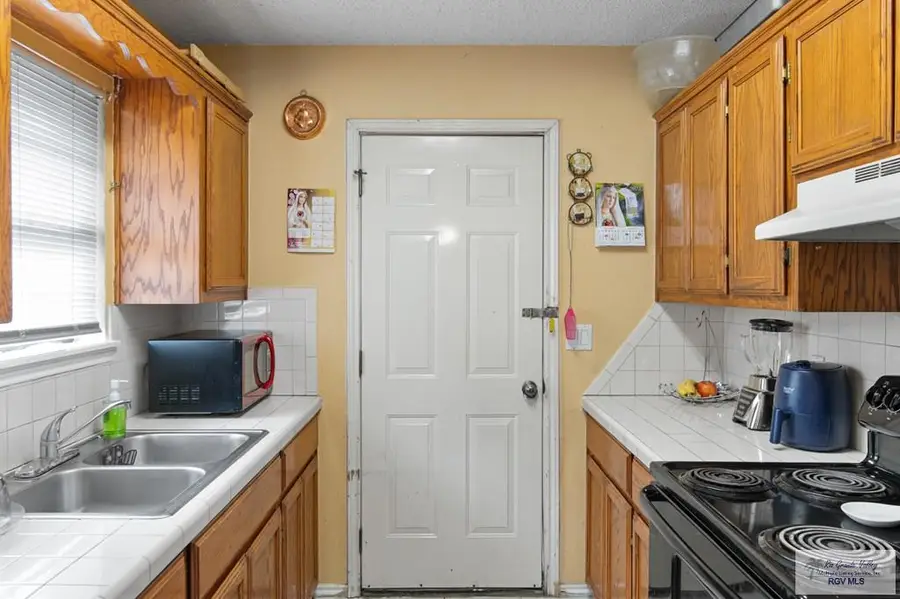 618 Mandarine Lane, Brownsville, TX 78521 - Image #2