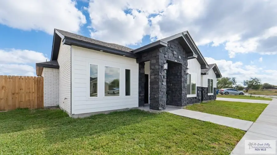 1585 Los Alamos St., Brownsville, TX 78520 - Image #3