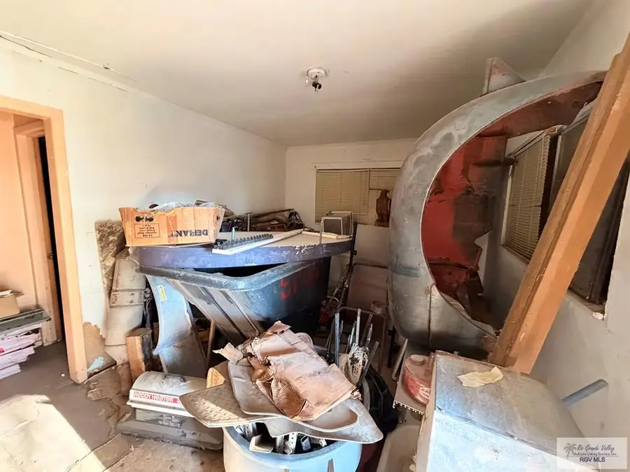 149 N Mccullough St, San Benito, TX 78586 - Image #2