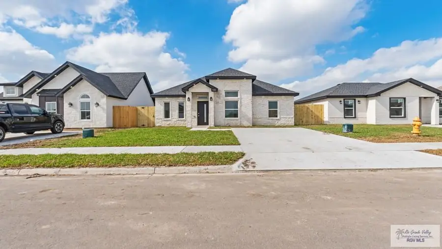 728 Foster Ln, Brownsville, TX 78521 - Image #2