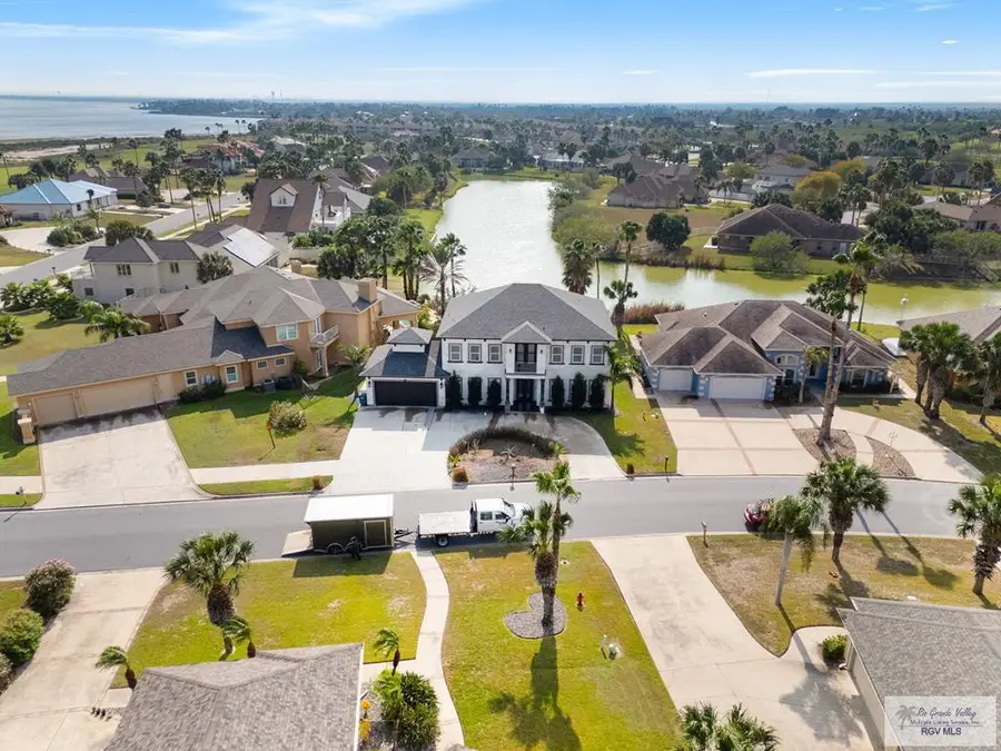 19 Laguna Madre Dr., Laguna Vista, TX 78578 - #2