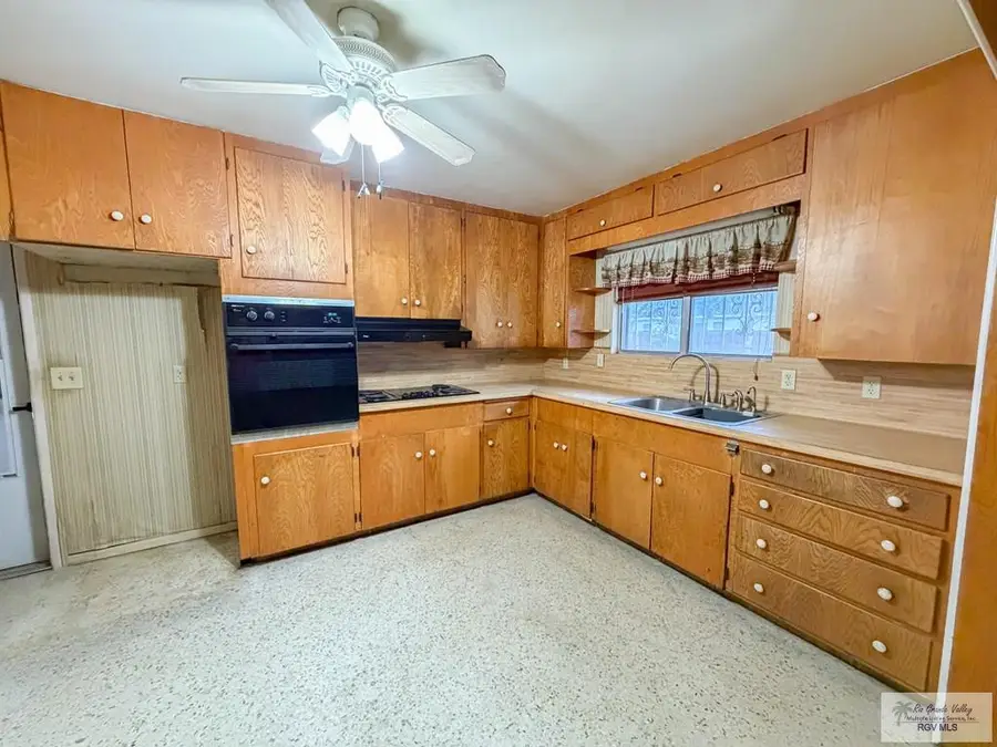 713 Virginia Ave., La Feria, TX 78559 - #2