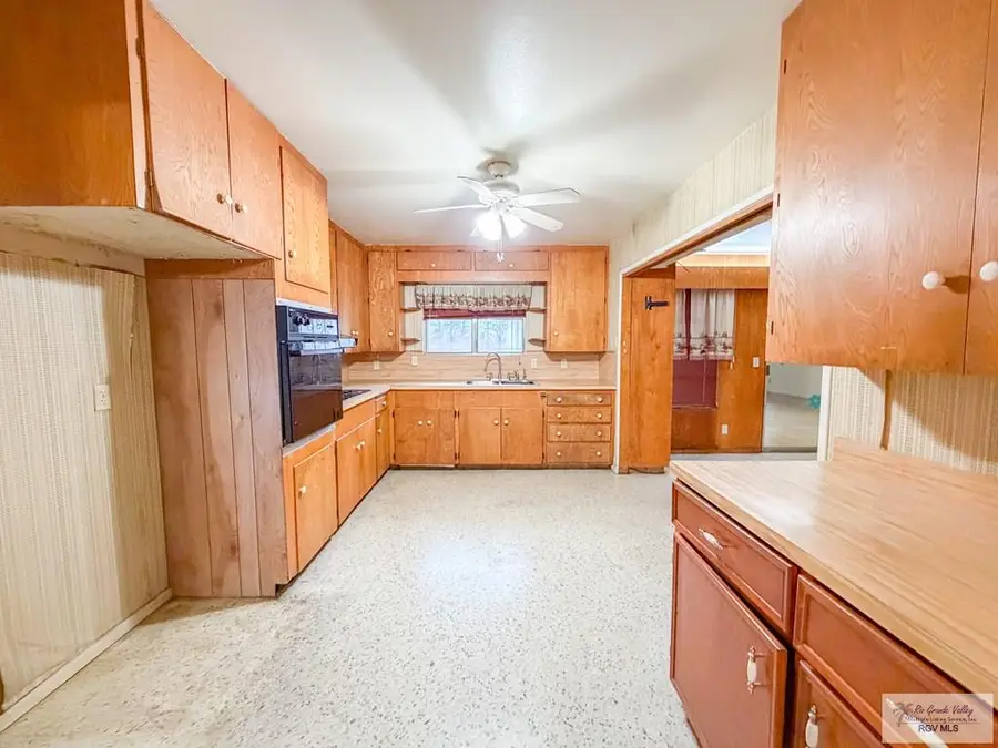 713 Virginia Ave., La Feria, TX 78559 - #3