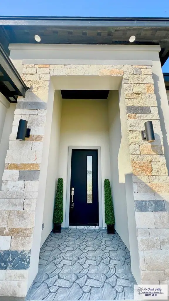 100 Brooks Circle South, La Feria, TX 78559 - Image #2