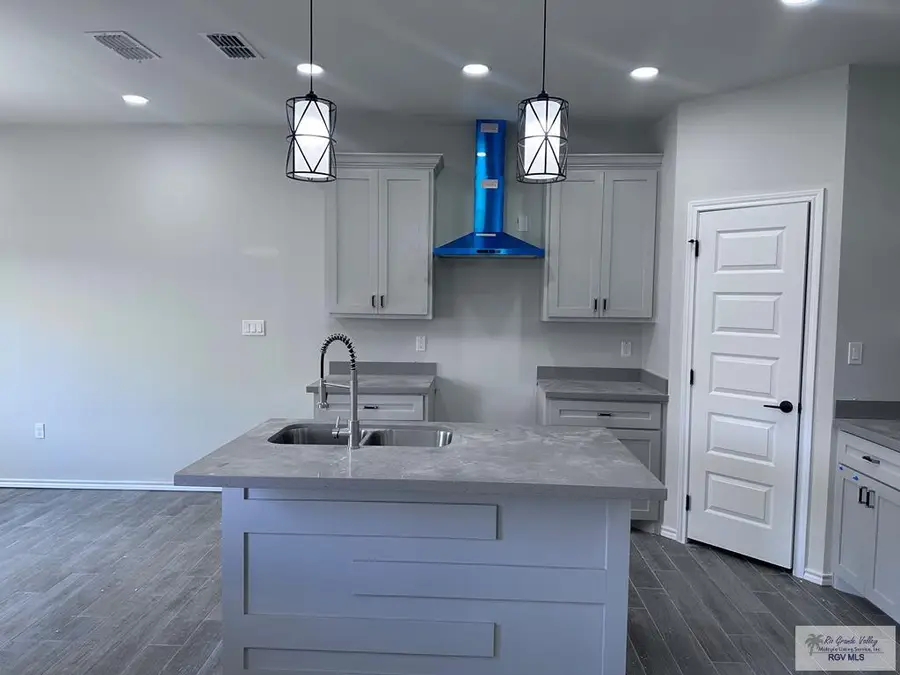 17909 Redwood St, Harlingen, TX 78552 - Image #3