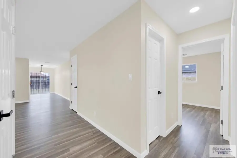 208 San Ignacio Ave, San Juan, TX 78589 - Image #2