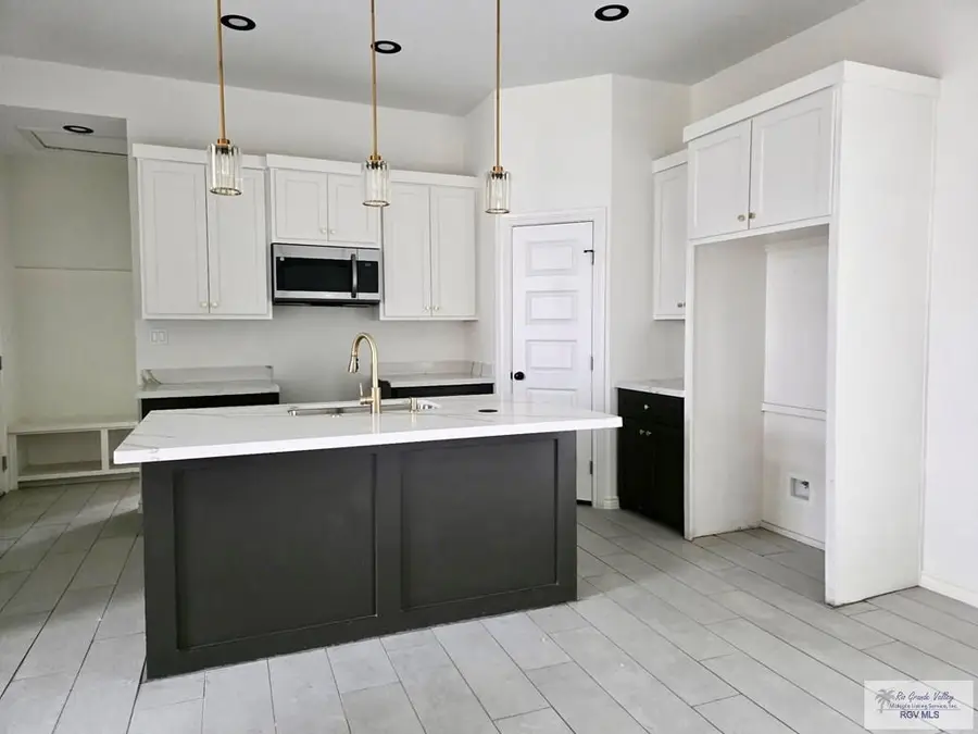 17877 Spruce St, Harlingen, TX 78552 - Image #2