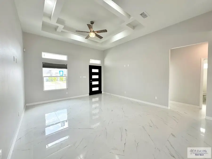 404 Paxton Dr, San Juan, TX 78589 - Image #2