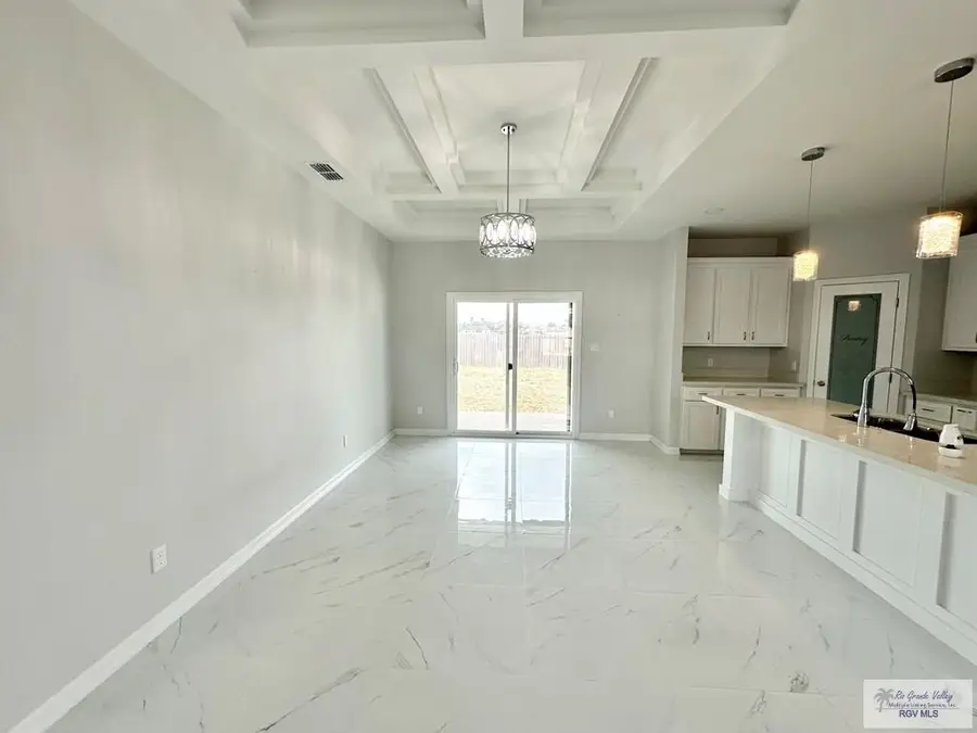 404 Paxton Dr, San Juan, TX 78589 - Image #3